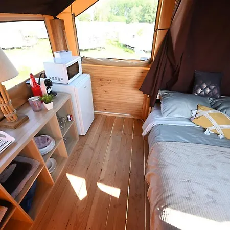 مكان تخييم Domaine De La Roseliere نو-سور-مير